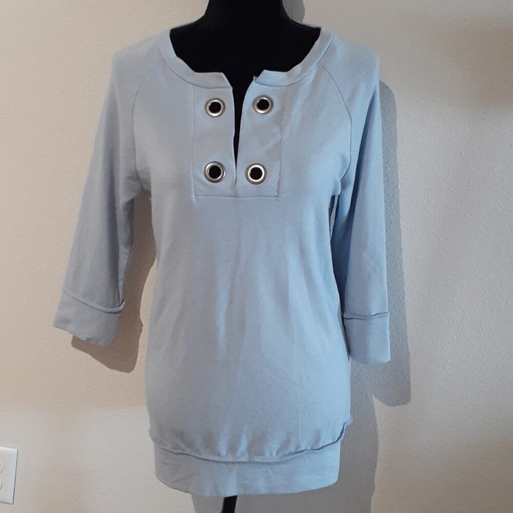 VANILLA BAY size SM baby blue super soft top